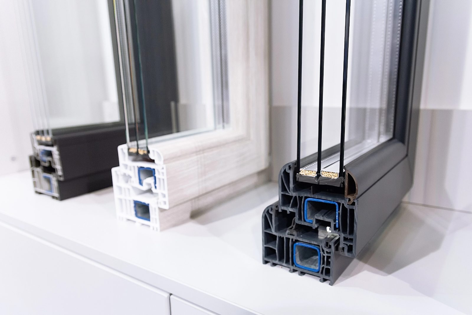 Kako se PVC okna primerjajo z alternativnimi materiali